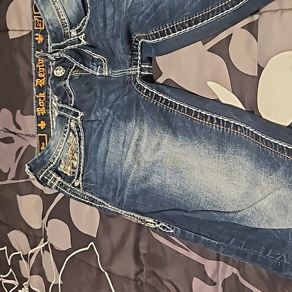 A pair of Size 27 Rock Revival skinny jeans - Picture 7 of 14